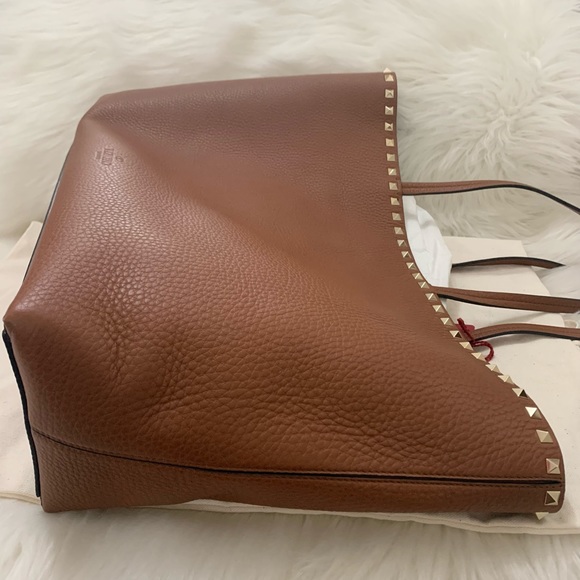 Valentino Vitello Rockstud Brown Tote - Picture 7 of 10